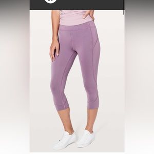 Lululemon In Movement Crop *Everlux 19"
Smoked Mulberry